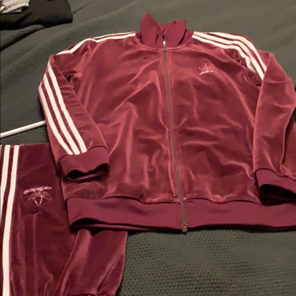 Mens adidas velour track suite Size L in burgundy